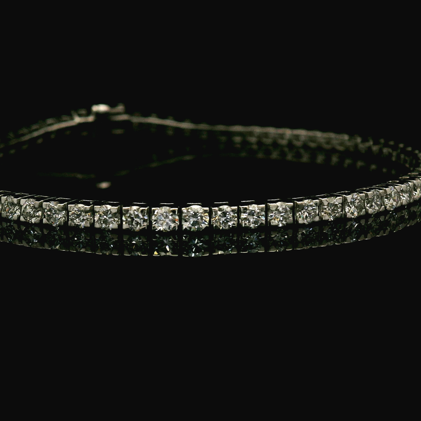 14k White Gold Diamond Tennis Bracelet (3.87CTW)